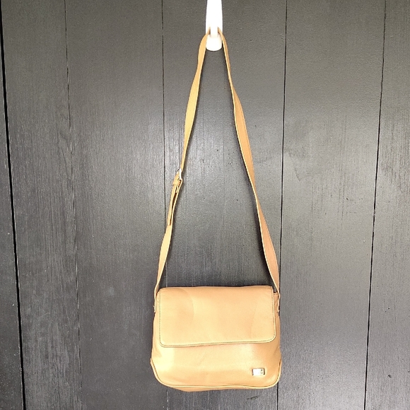 🐪 Pelle Studio by Wilsons Leather Crossbody Purse. Beige tan - Picture 1 of 16